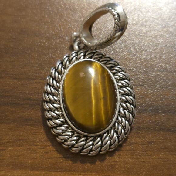 Vintage Estate Avon SP Silver Plated Tigers Eye Twisted Rope Necklace Pendant - Picture 1 of 5